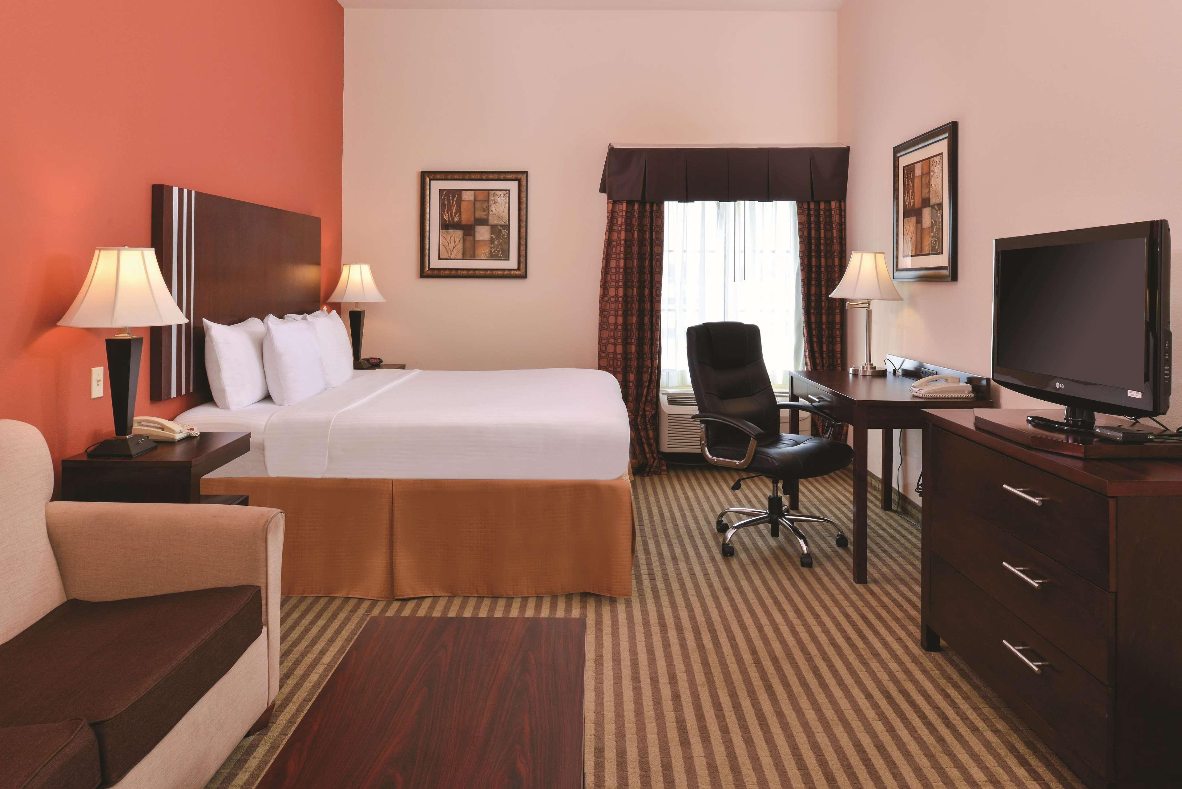 La Quinta By Wyndham Woodward Hotell Exteriör bild