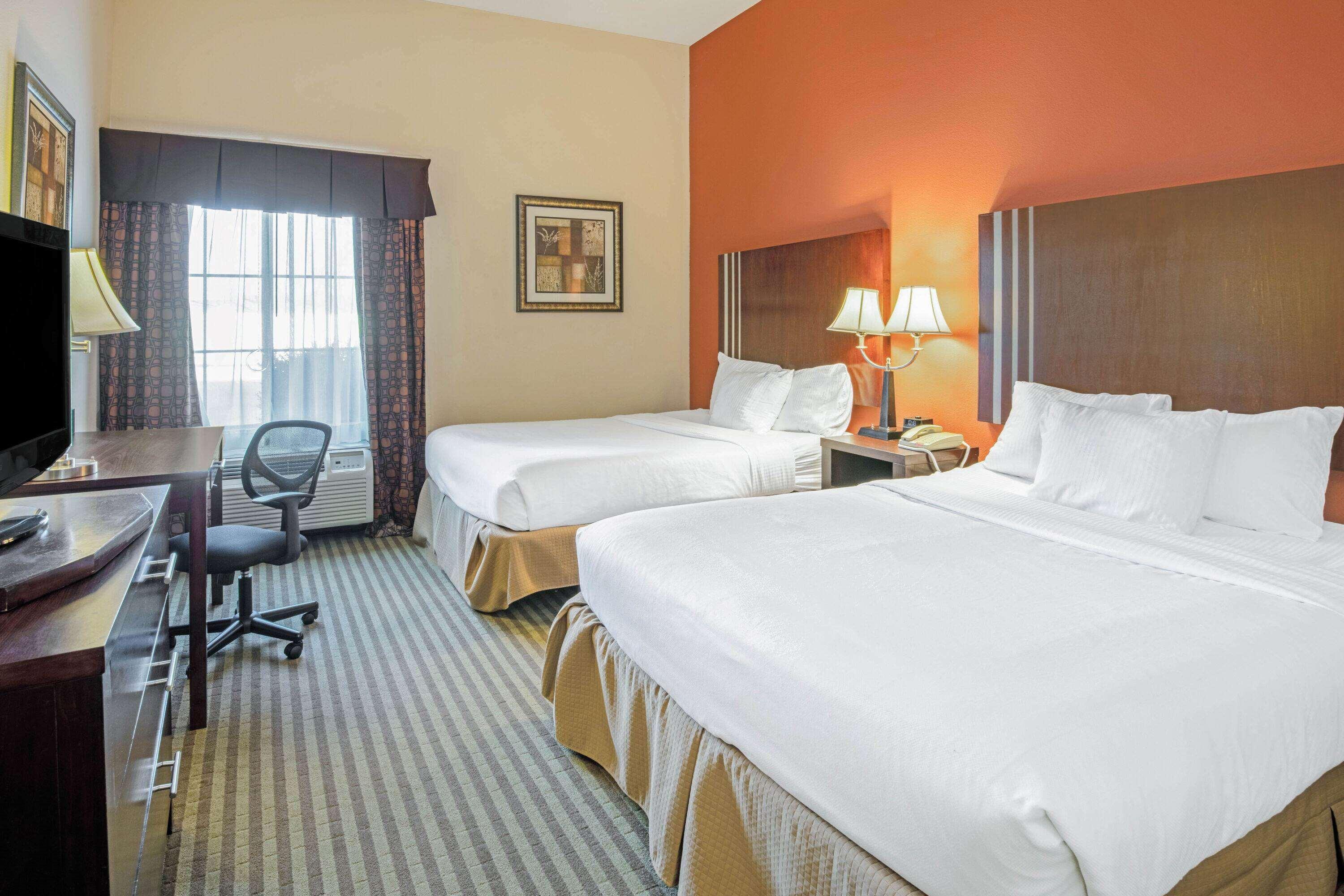 La Quinta By Wyndham Woodward Hotell Exteriör bild