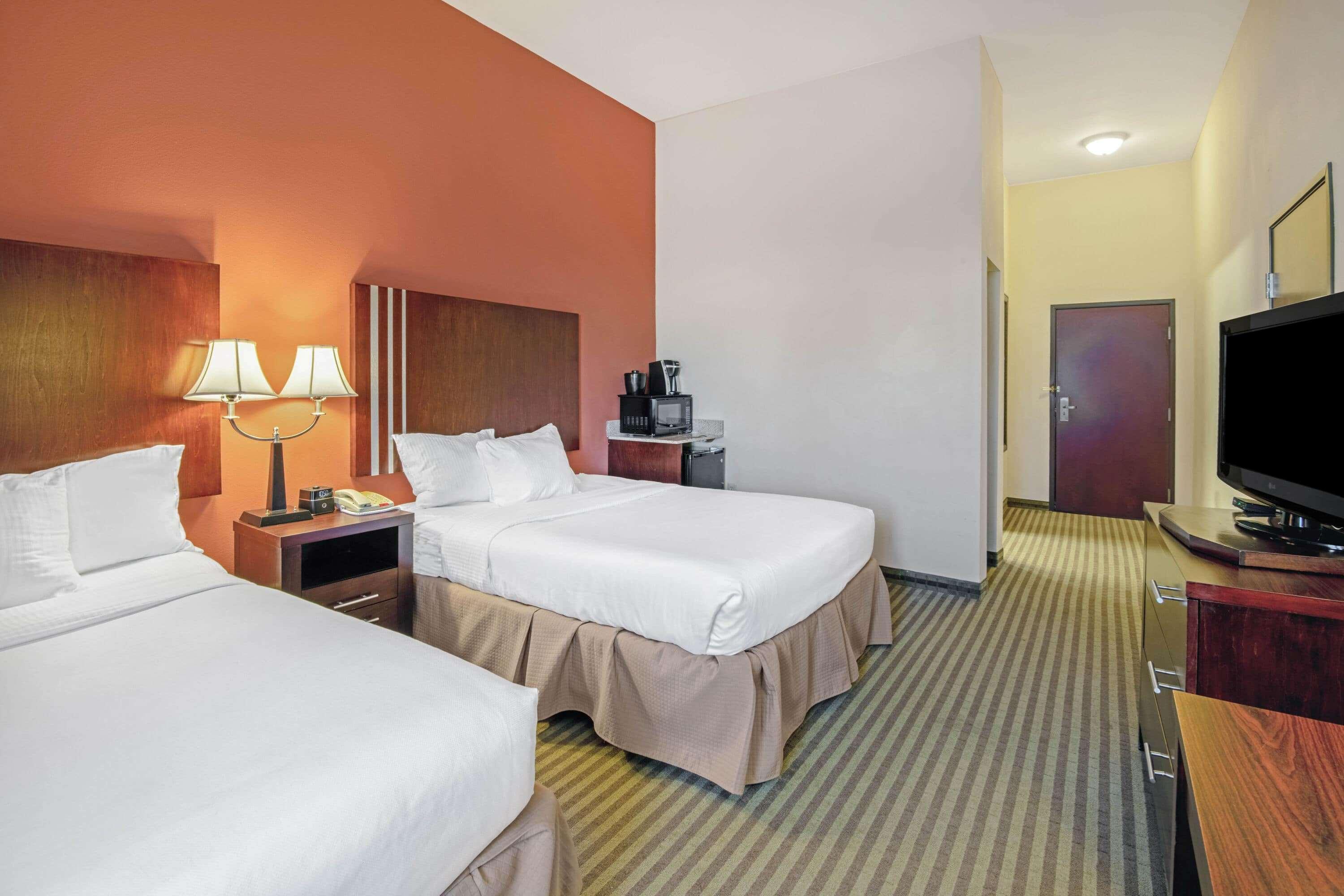 La Quinta By Wyndham Woodward Hotell Exteriör bild
