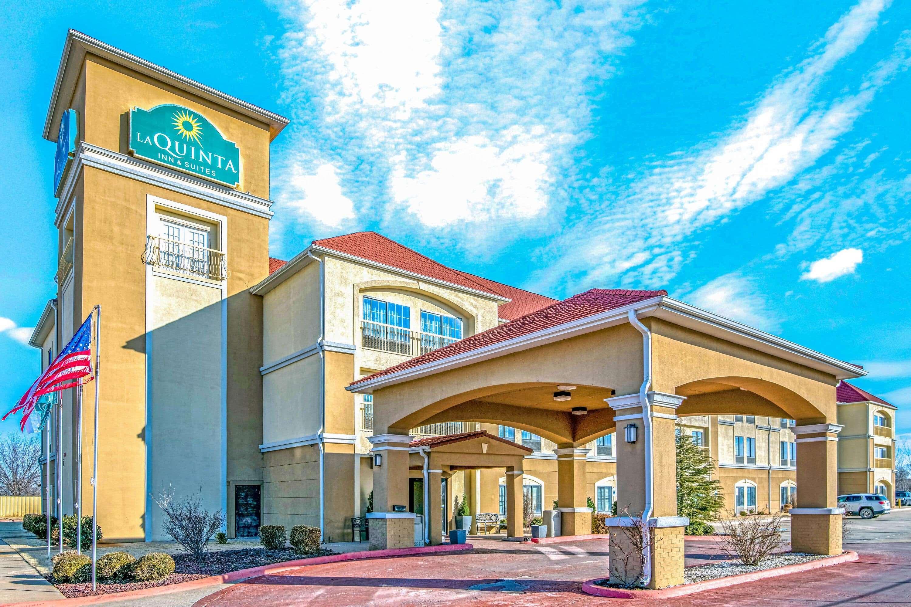 La Quinta By Wyndham Woodward Hotell Exteriör bild
