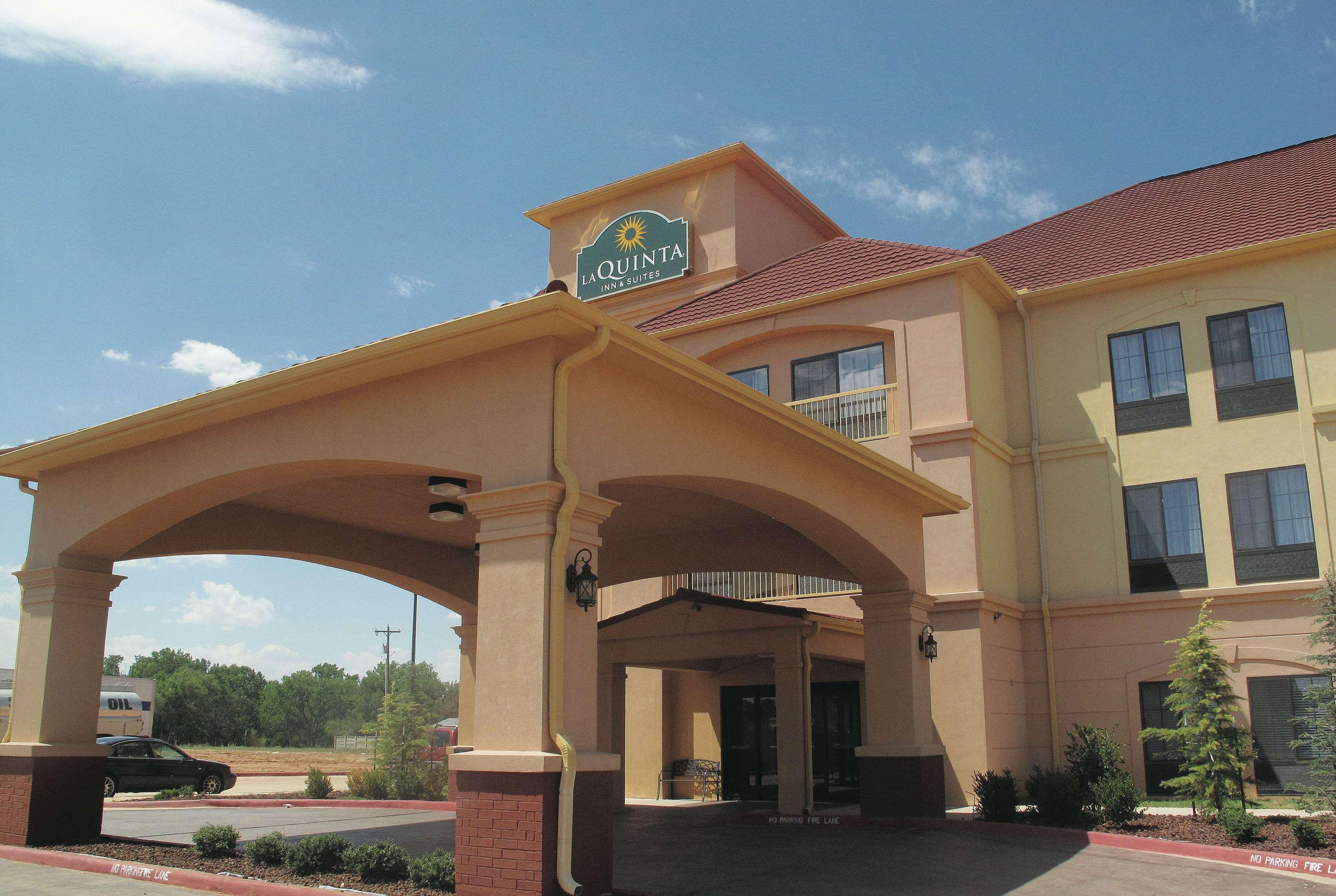La Quinta By Wyndham Woodward Hotell Exteriör bild