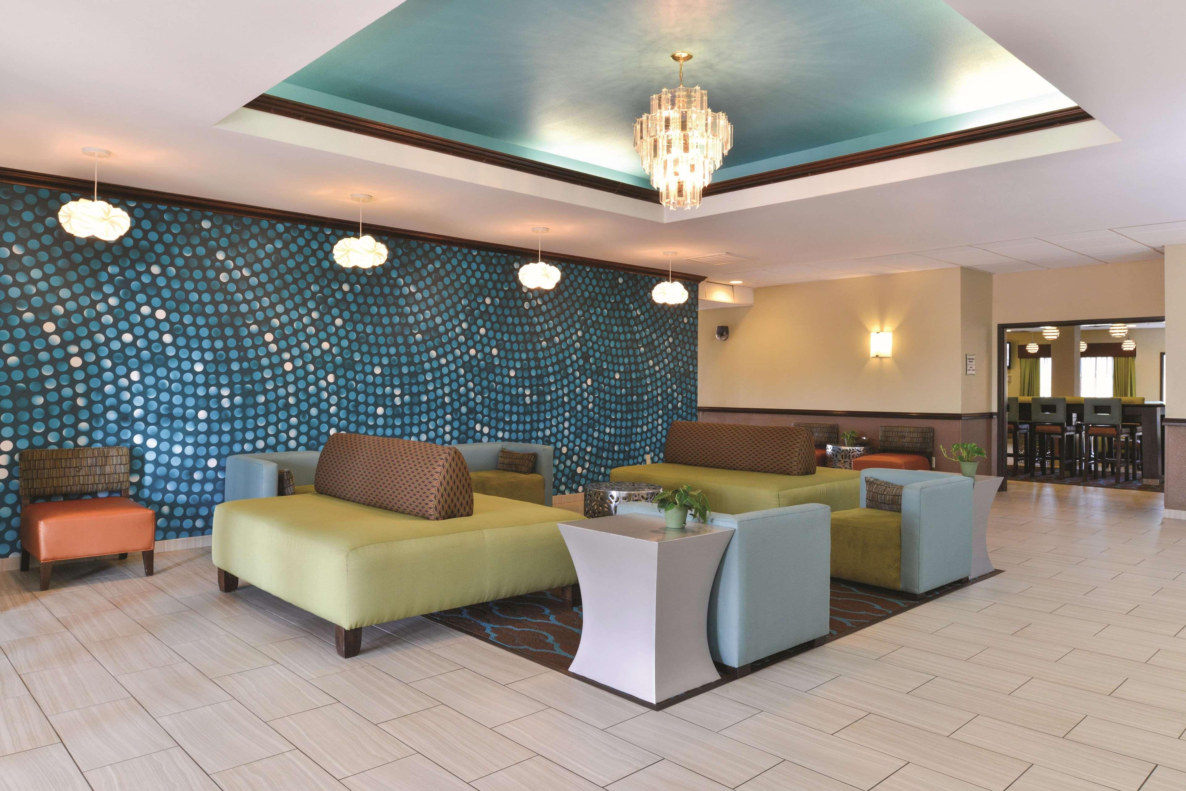 La Quinta By Wyndham Woodward Hotell Exteriör bild